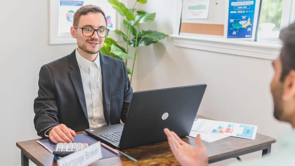 A mortgage broker checking his local SEO performance